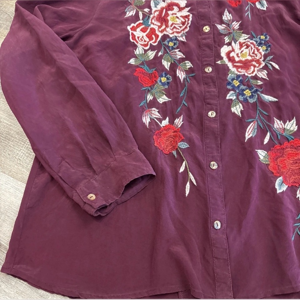 Johnny Was Silk Floral Shirt w/ button dart embellished back - size L Fabulous - Picture 13 of 13